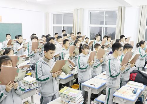 學(xué)生課后服務(wù)收費(fèi)3300引爭(zhēng)議,家長(zhǎng)很貪心,教育局的回復(fù)大快人心